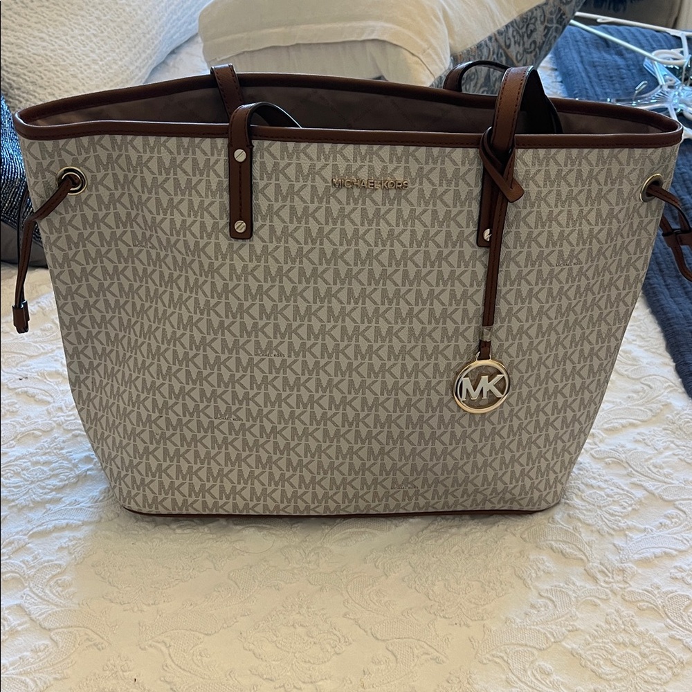 Michael Kors Cream and Brown Monogram Tote excellent condition